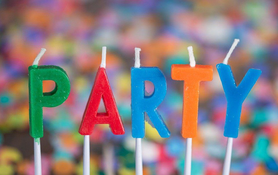 Jak zorganizować imprezę urodzinową w domu?