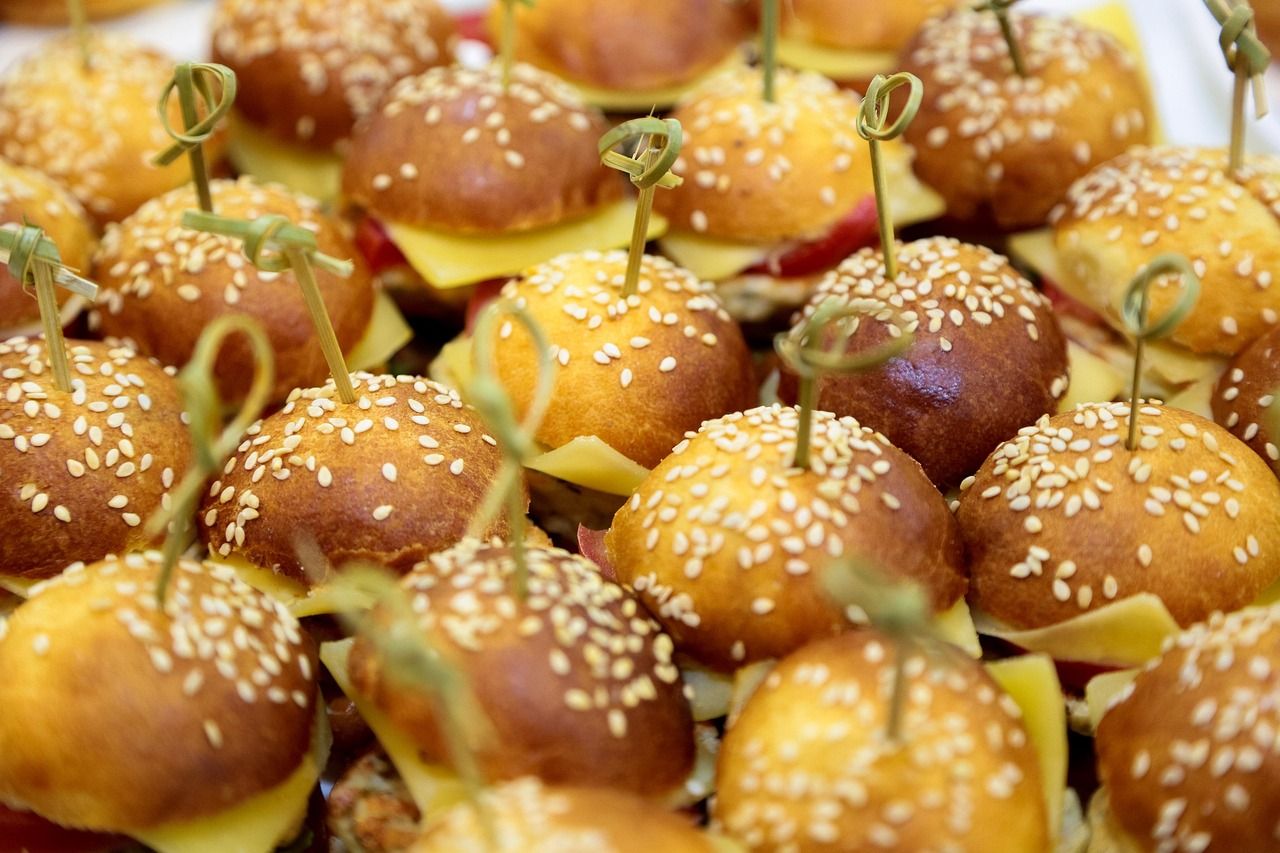 Czy catering na przyjęcie domowe to dobre rozwiązanie?